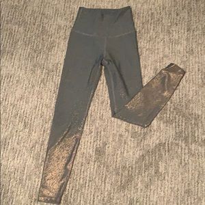 Beyond Yoga Alloy Ombré High Waisted Midi Legging